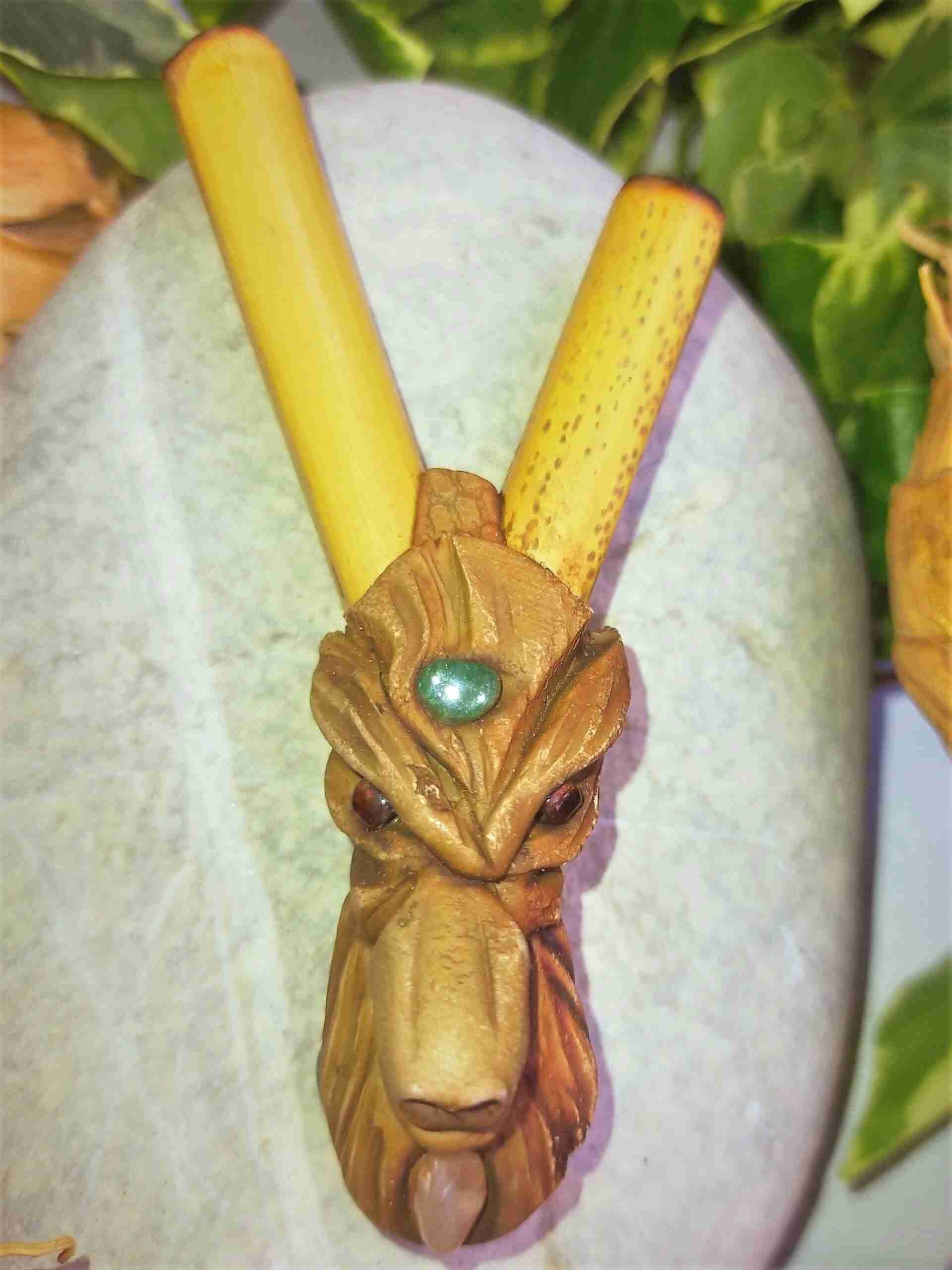 Kuripe Bambu Totem LUPO